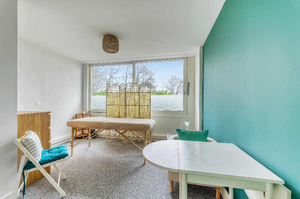 photo cabinet Jesse Aoustin