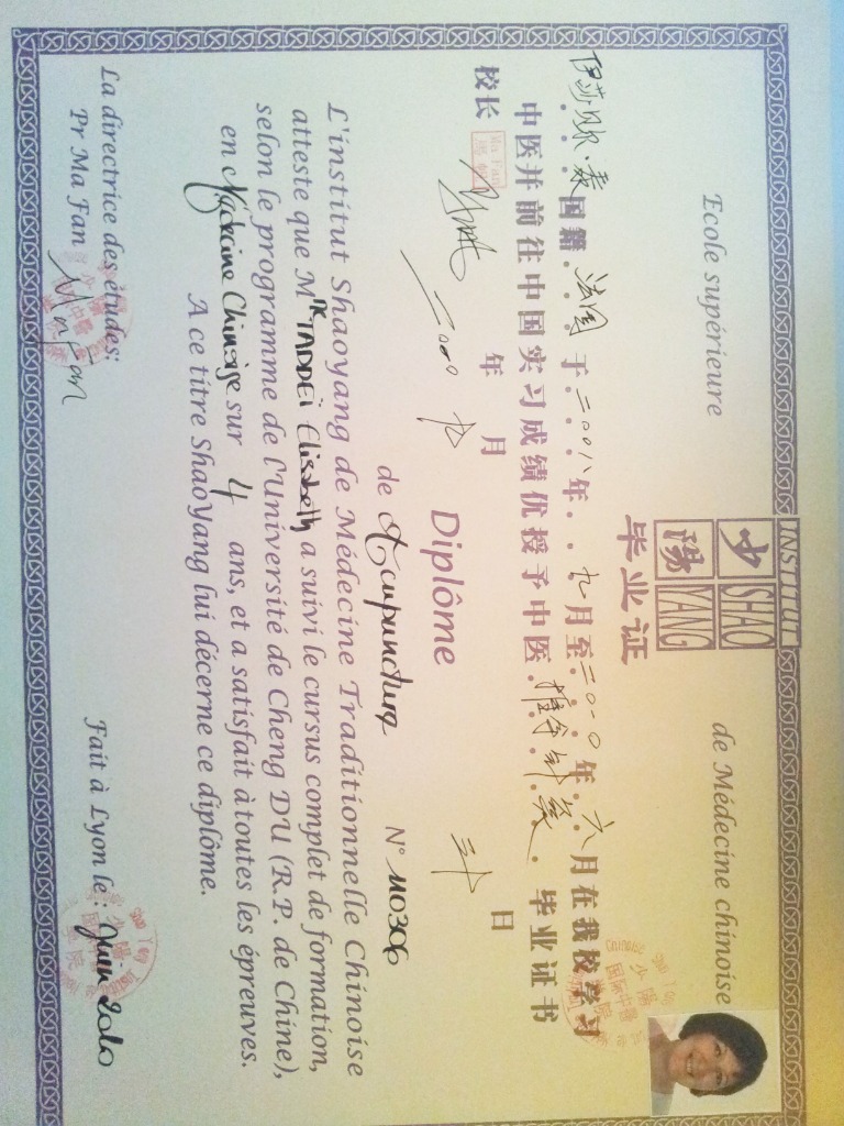 photo diplome Elisabeth NGUYEN