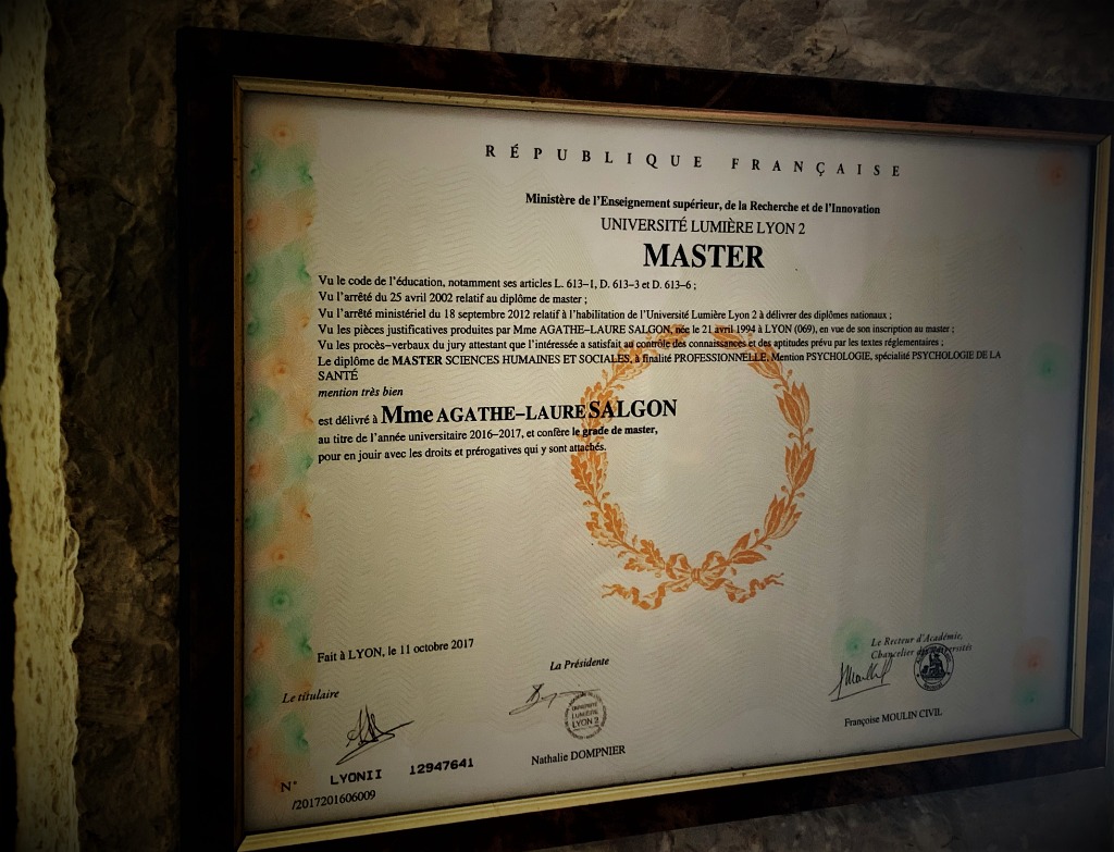 photo diplome Agathe-Laure Salgon