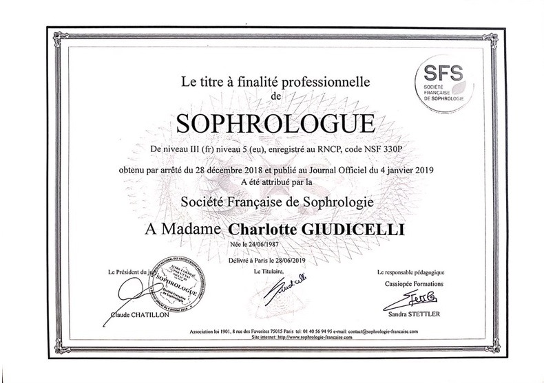 photo diplome Charlotte GIUDICELLI 
