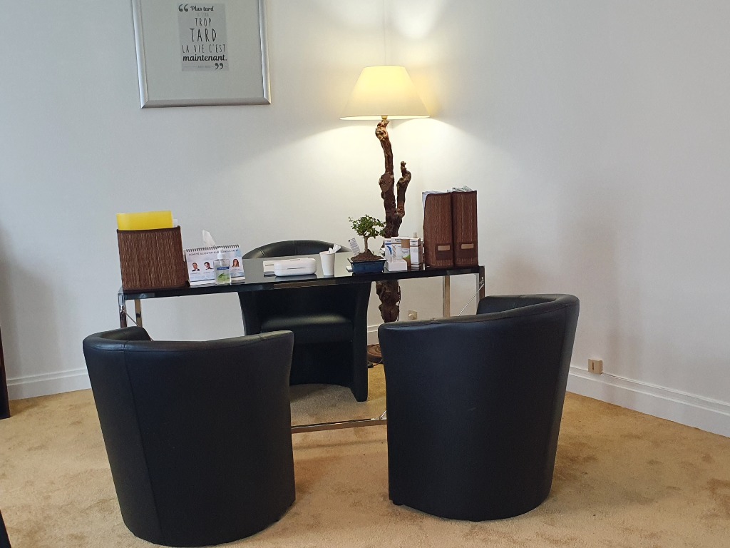 photo cabinet Karima Amal