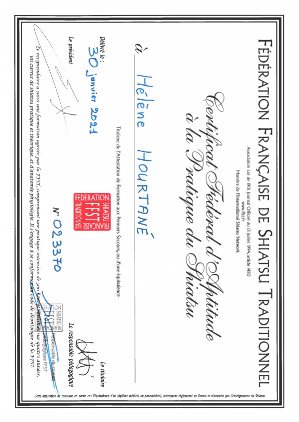 photo diplome Hélène Hourtané