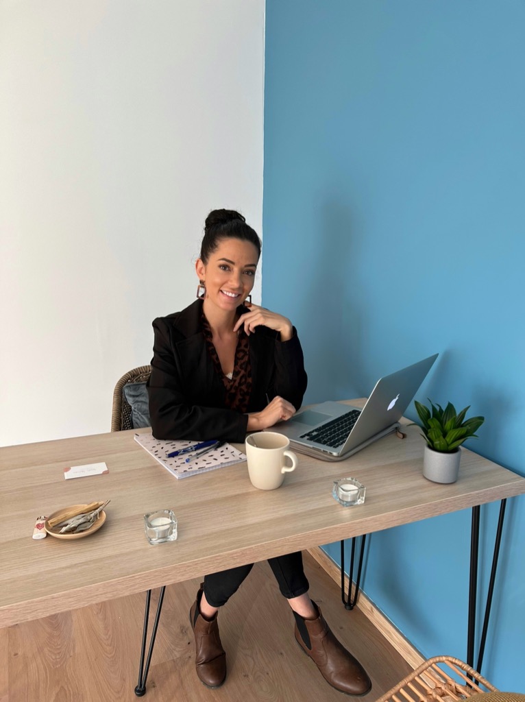 photo cabinet Anaïs Akrous