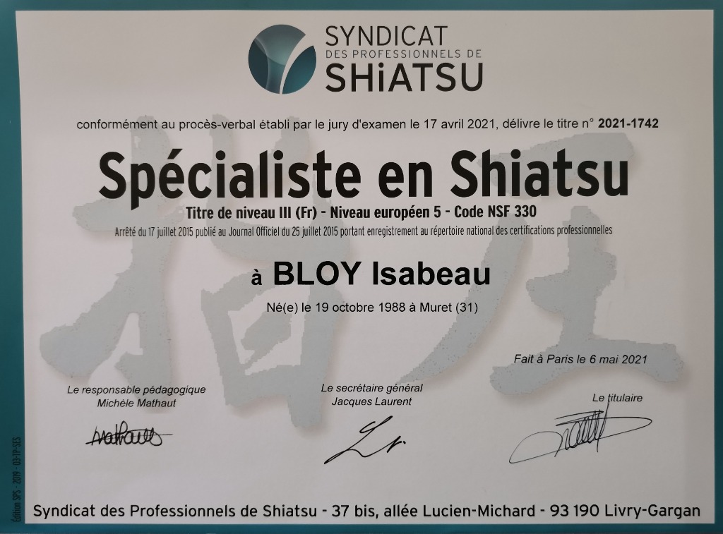 photo diplome Isabeau Bloy Shiatsu 