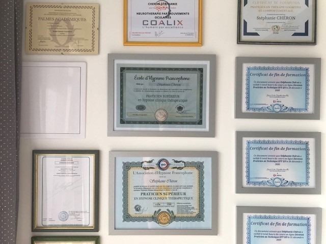 photo diplome Cabinet Améthyste Thérapies