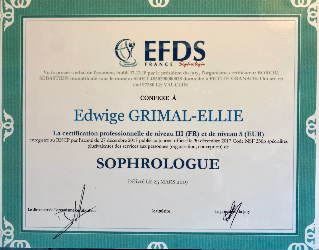 photo diplome EDWIGE GRIMAL-ELLIE