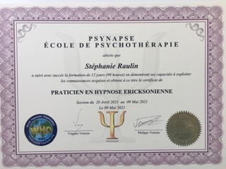 photo diplome Stéphanie Raulin Hypnothérapeute