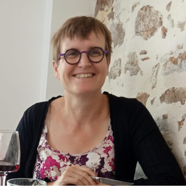 Mabon Delphine kinesio44