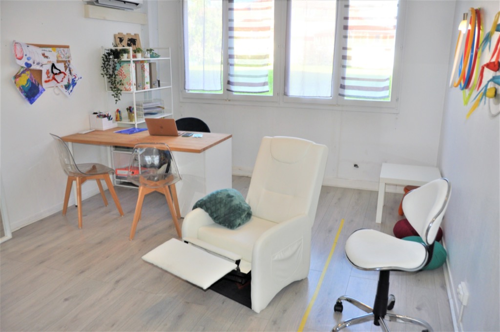 photo cabinet NORA AHBCHANE SOPHROLOGUE