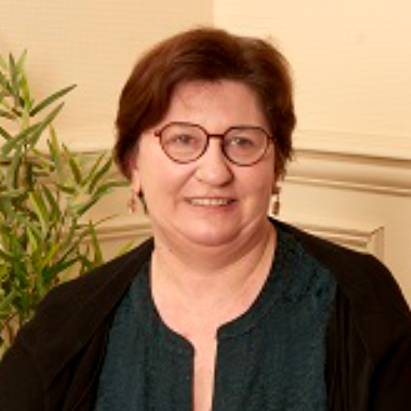 Coach Isabelle Charlet - coach en développement personnel - coach professionnel - coach de vie - Cabinet de coaching Gergovia