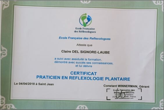 photo diplome Claire Laubé Réflexologue Lyon et sa région
