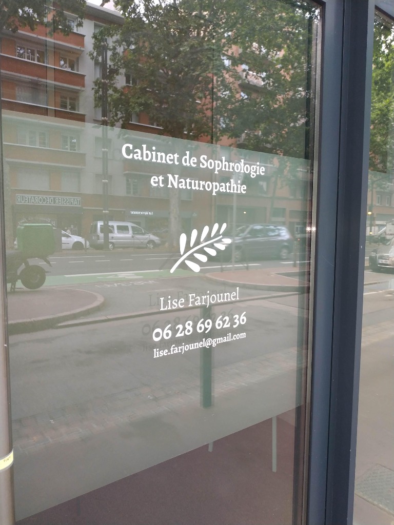 photo diplome Lise FARJOUNEL