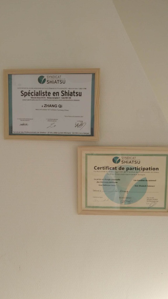 photo diplome Shiatsu des trois trésors 三宝堂