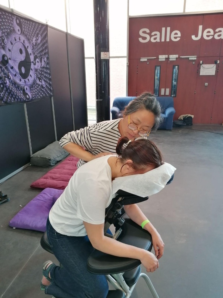 photo seance Shiatsu des trois trésors 三宝堂