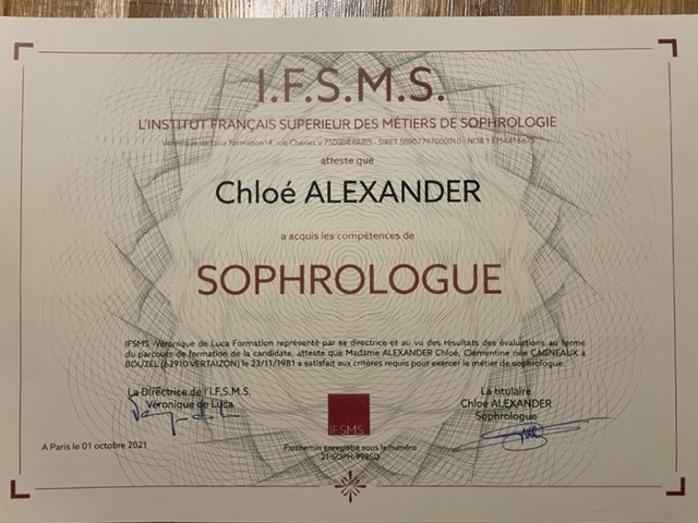 photo diplome CHLOE ALEXANDER SOPHROLOGUE