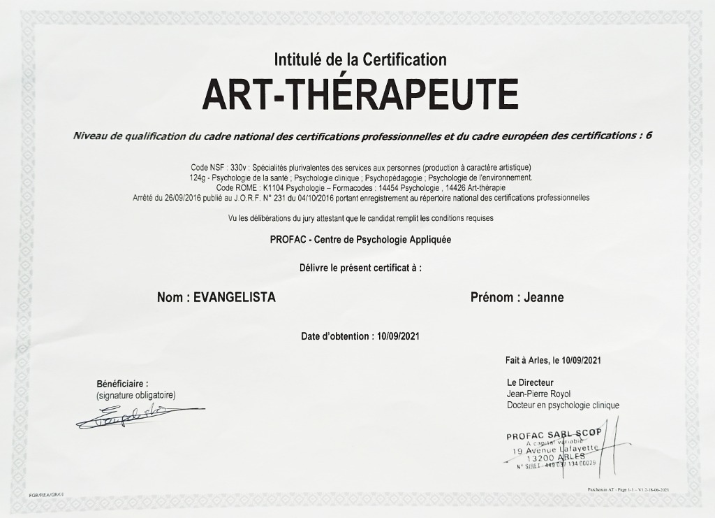 photo diplome Jeanne EVANGELISTA
