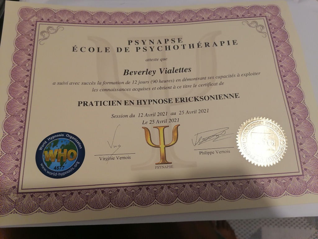 photo diplome Beverley Vialettes, Nescius cabinet