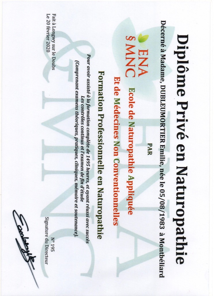 photo diplome Nature&EnVie Emilie Dubleumortier Naturopathe