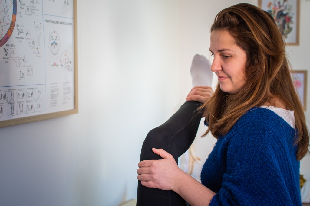photo seance Alisée Cottet Doula Kinésiologue