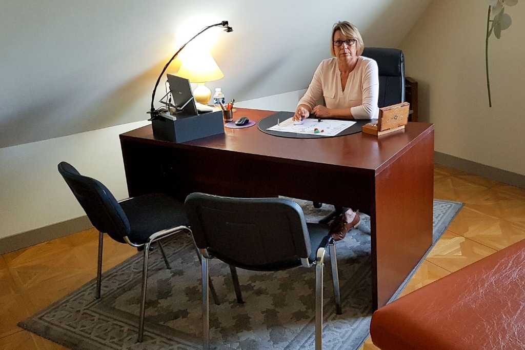 photo cabinet Brigitte du CASTEL