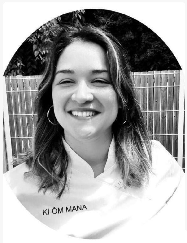 photo portrait KI ÔM MANA