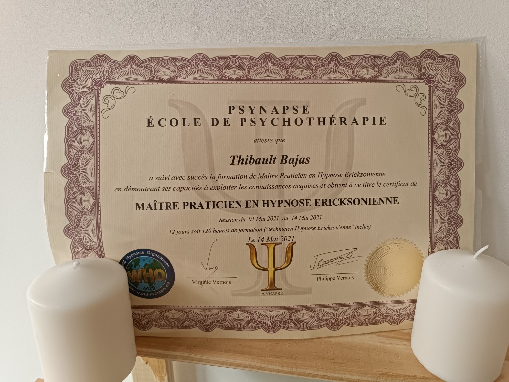 photo diplome Thibault bajas