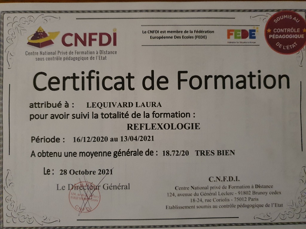 photo diplome Laura  les maux en reflex 