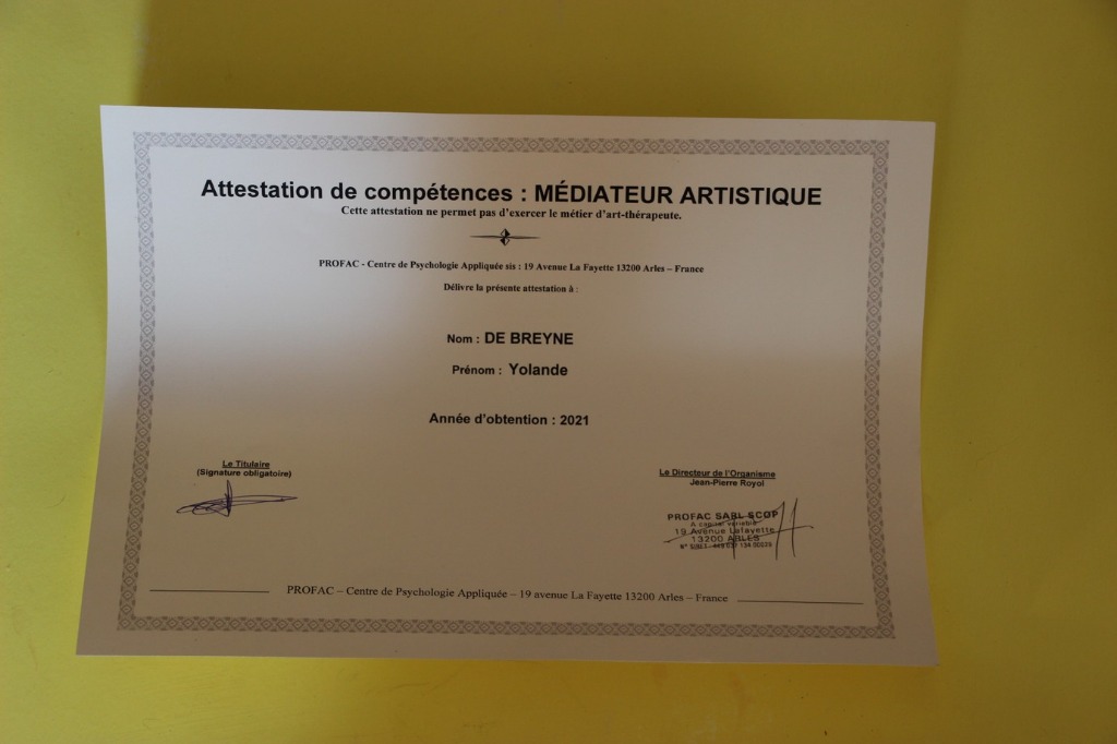 photo diplome AAT Yolande De BREYNE