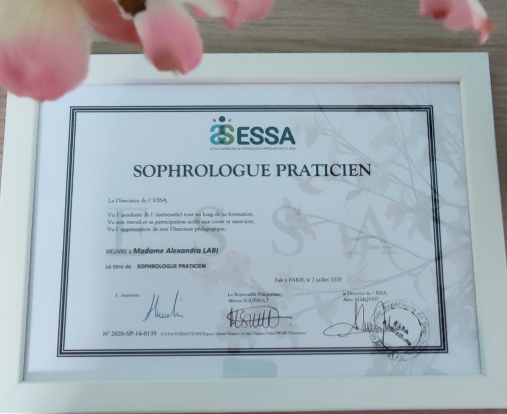 photo diplome Alexandra Labi Sophrologue