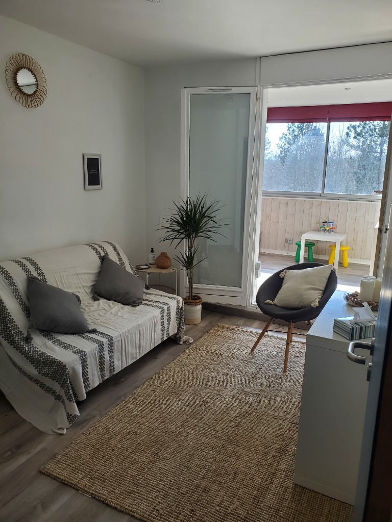 photo cabinet CASSANDRA CHAUMONTET 