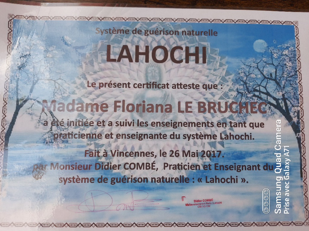 photo diplome Flo Médium Energeticienne