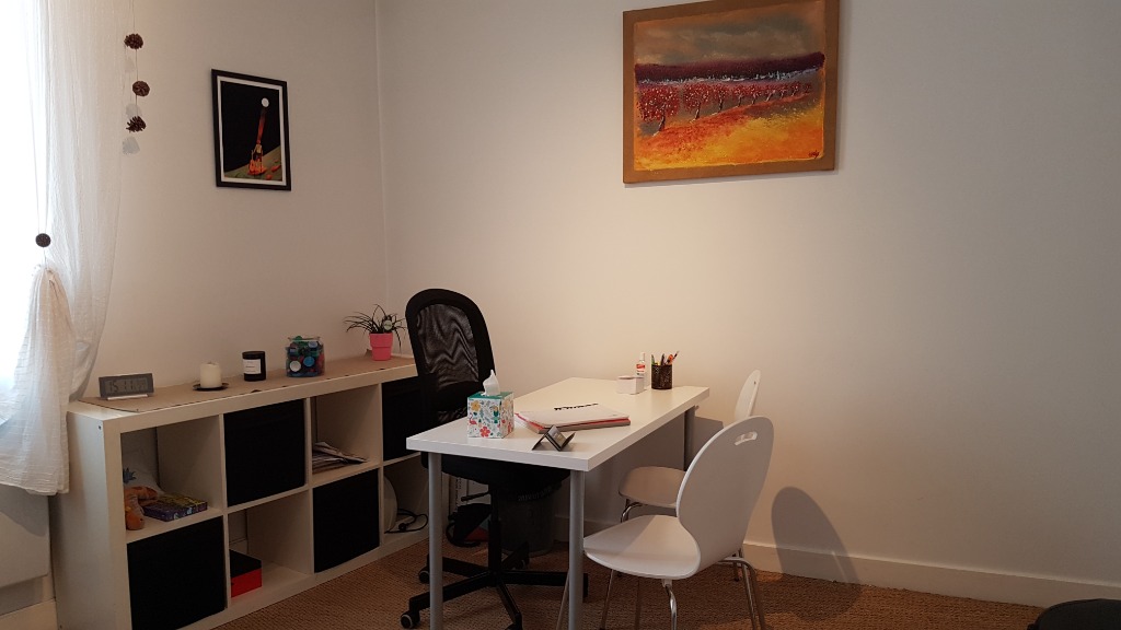 photo cabinet Brigitte Guerard