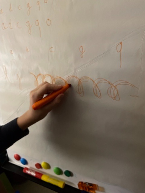 photo seance Valérie Rossi  Graphothérapeute 