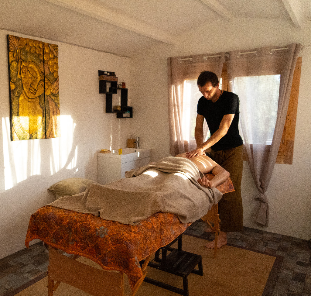 photo seance Julien Henry - Aéther Massage & Bien-être