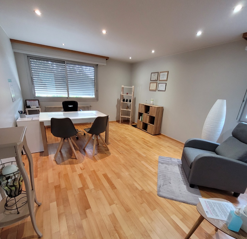 photo cabinet Emilie Yordey