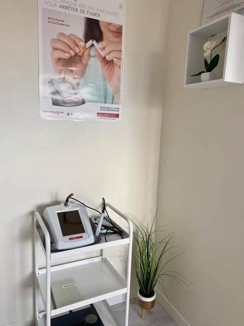 photo seance Cabinet de luxopuncture Chantal Papuy