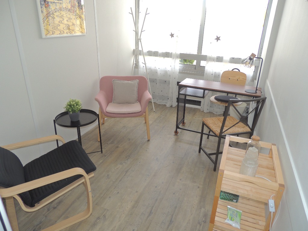 photo cabinet Nora Chahi