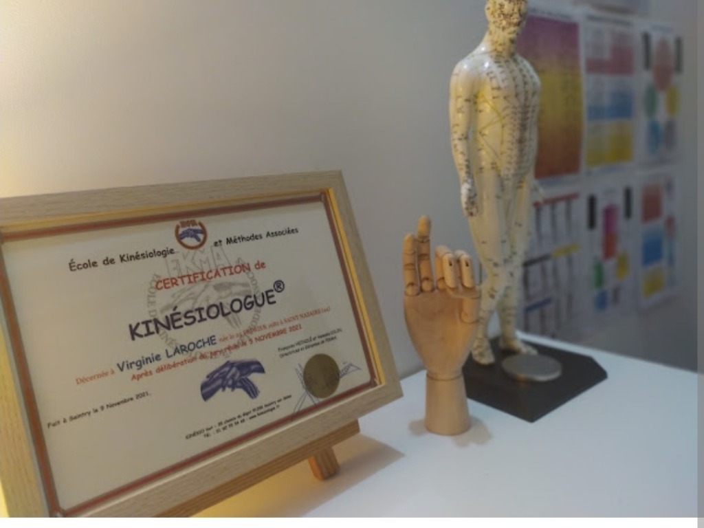 photo diplome Laroche Virginie/LAVI-Kinésiologie