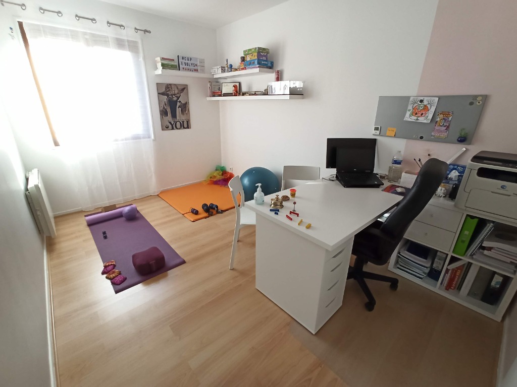 photo cabinet Krystell Horvath