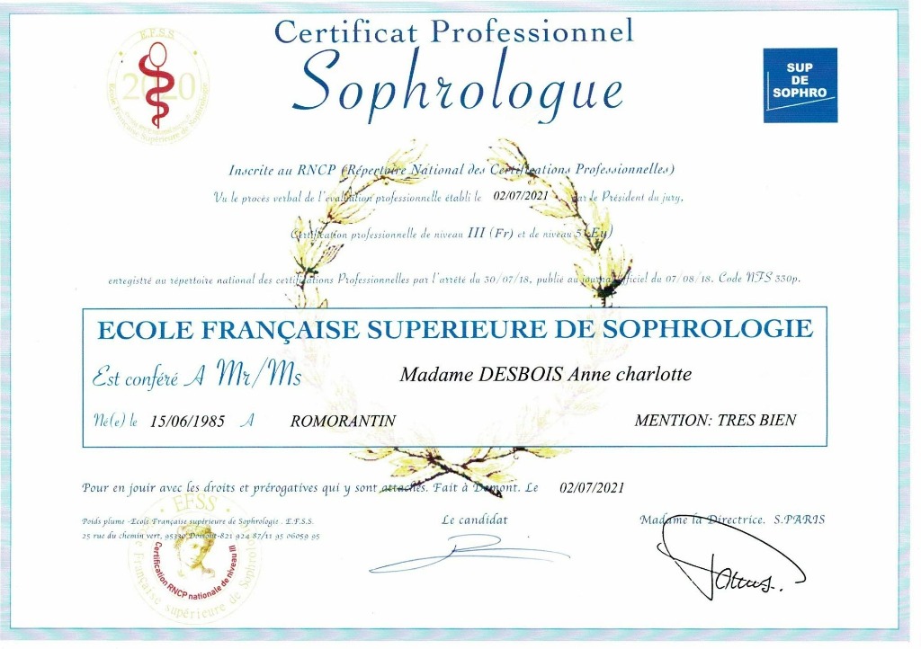 photo diplome Anne-Charlotte DESBOIS