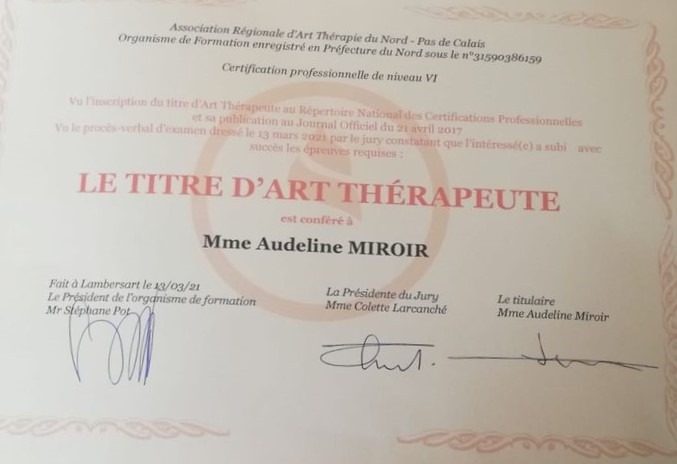 photo diplome Odeline Miroir