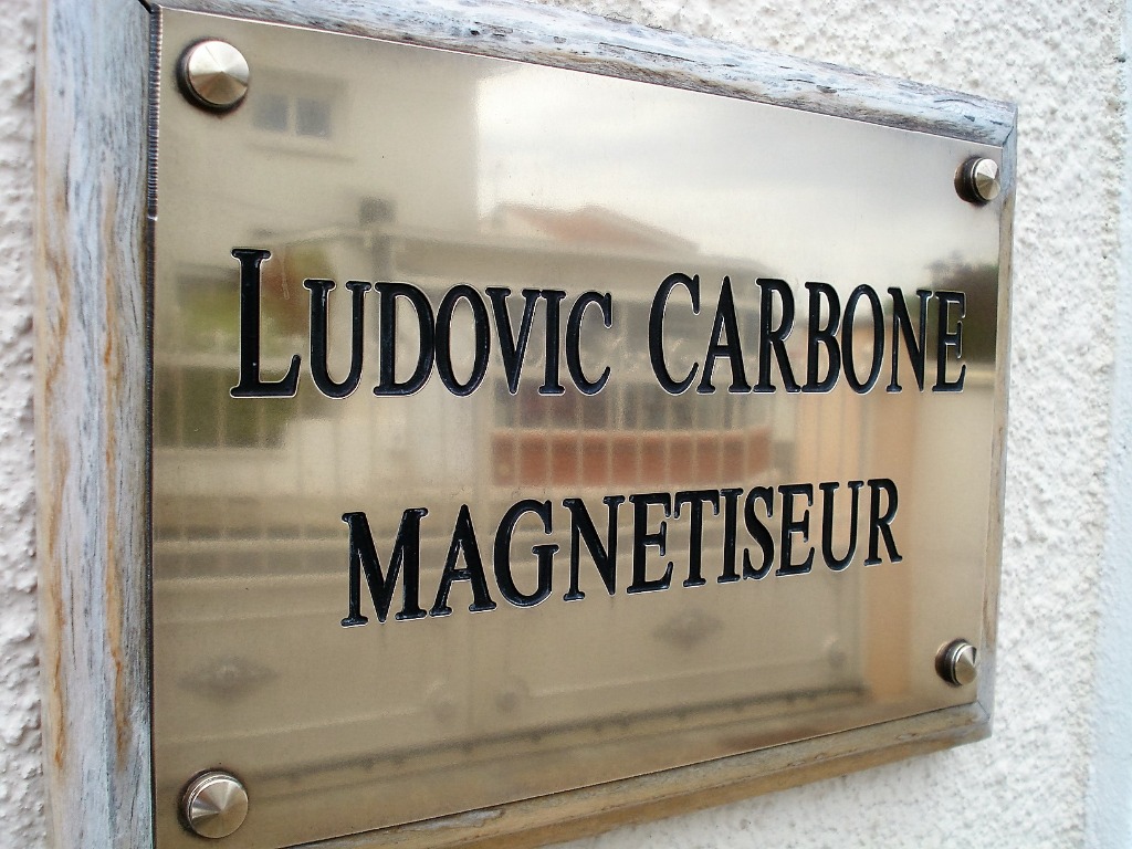 photo diplome Https://www.carbone-magnetiseur.com