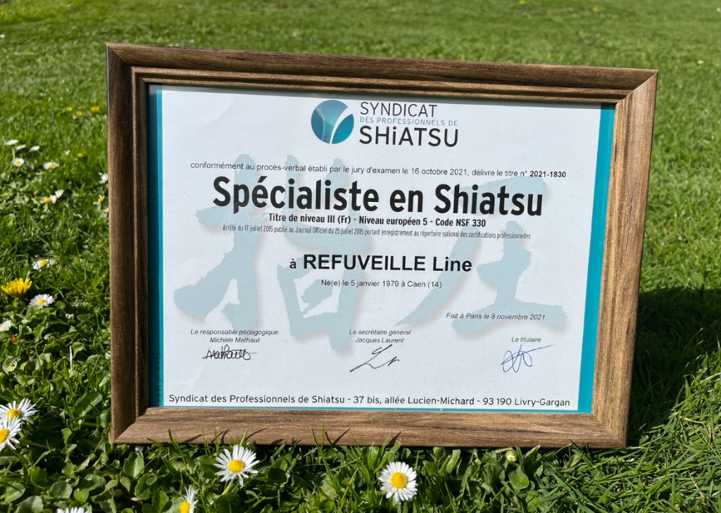 photo diplome Line THEREZE REFUVEILLE