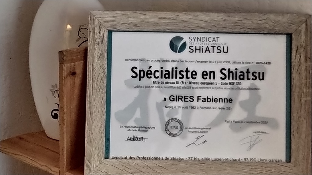 photo diplome Fabienne GIRES - Spécialiste en shiatsu