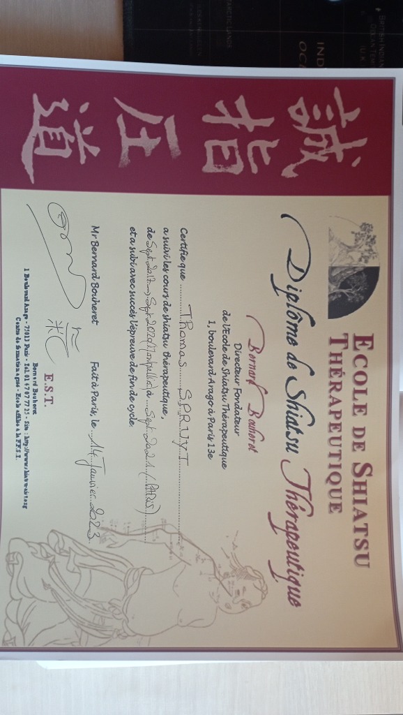 photo diplome Thomas Spruyt Oui-Shiatsu