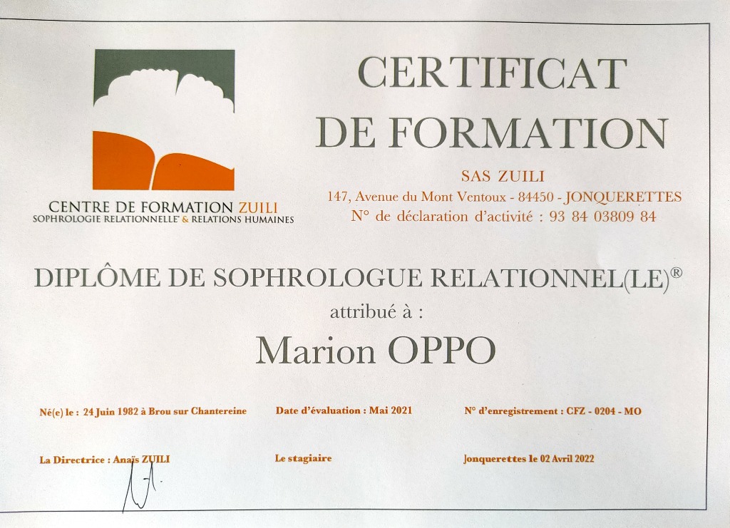 photo diplome Marion Oppo Sophrologue 