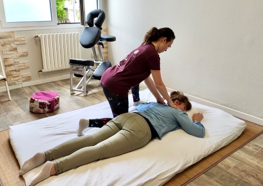photo seance Loïs Darfeuille - Shiatsu Origyn