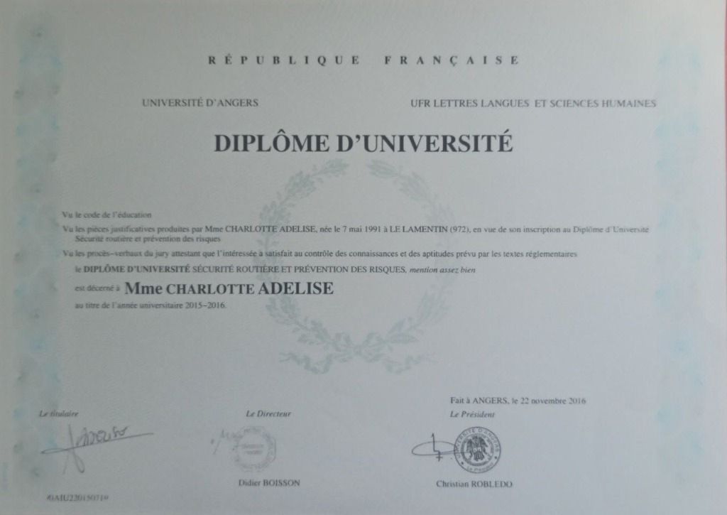 photo diplome CHARLOTTE ADELISE