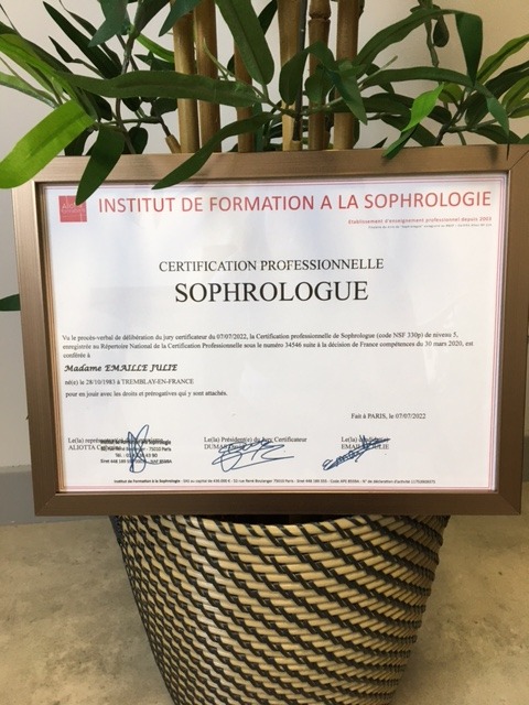 photo diplome Julie EMAILLE