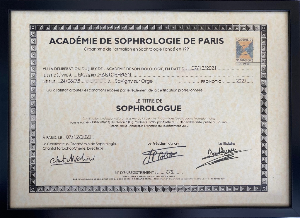 photo diplome Maggie Hantcherian Sophrologue